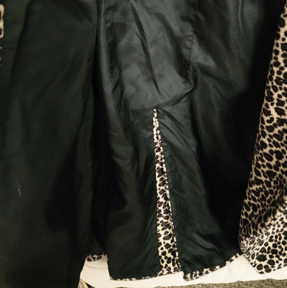 Relativity Women's Leopard Print Coat Button Close Lined Shoulder Pads Sz 12